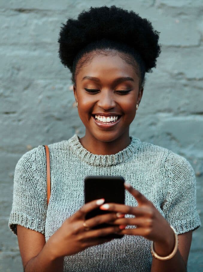 AI Training vs Chatting in Kenya β Which Pays Better in 2026?